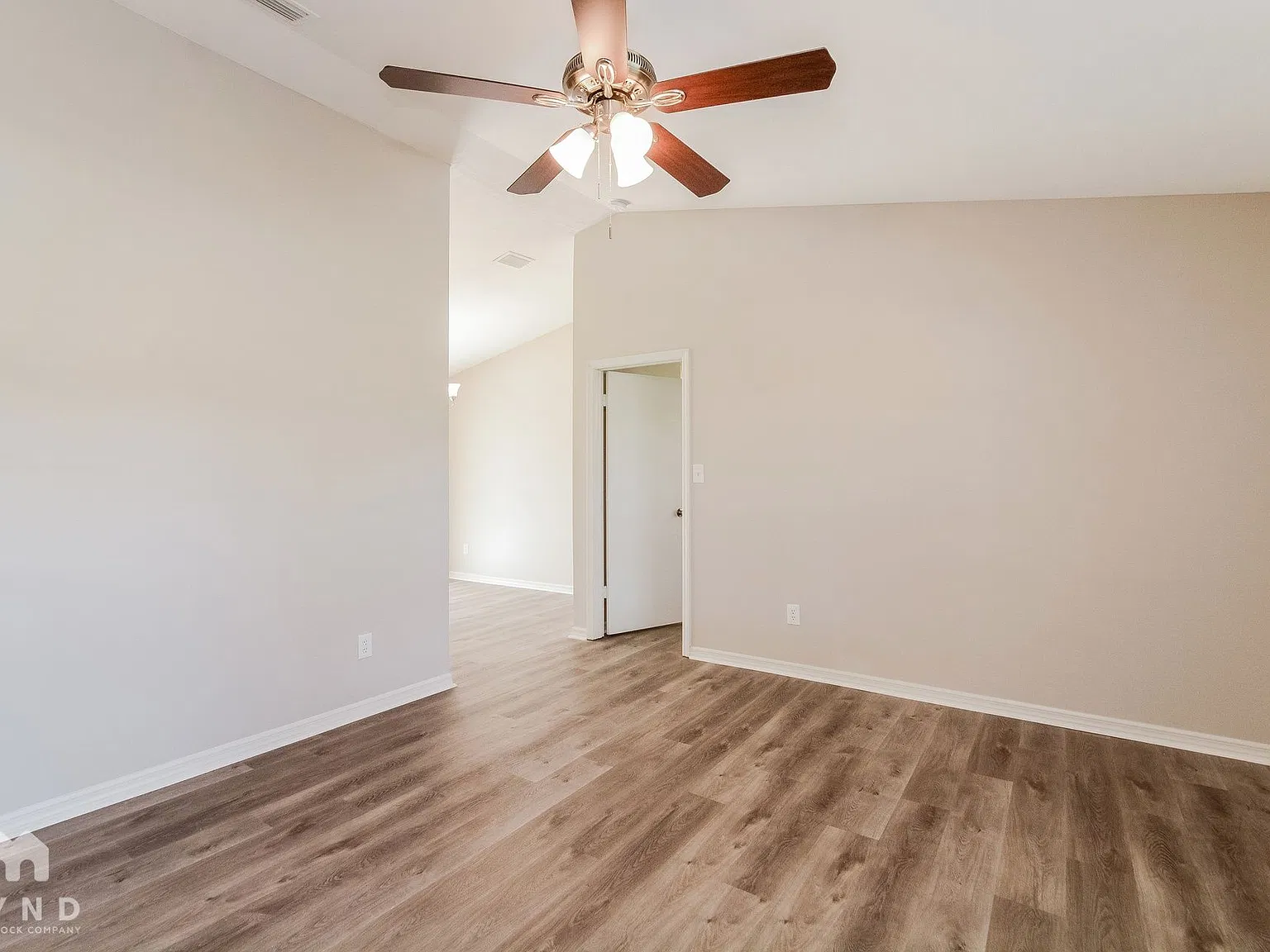 3 bed, 2.0 bath, 1534 sqft, $2,175 — Photo 3