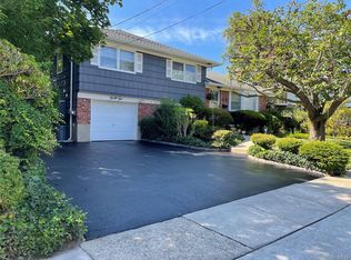 42 Foster Avenue, Malverne, NY 11565