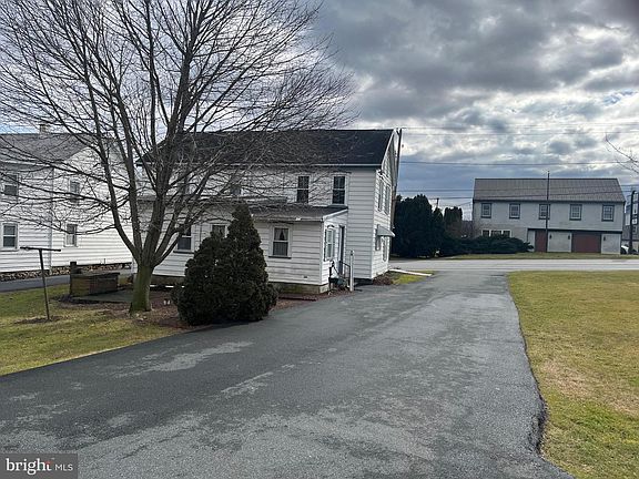 5th image of 1563 Main St
