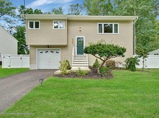 445 Calvert Rd, North Brunswick, NJ 08902