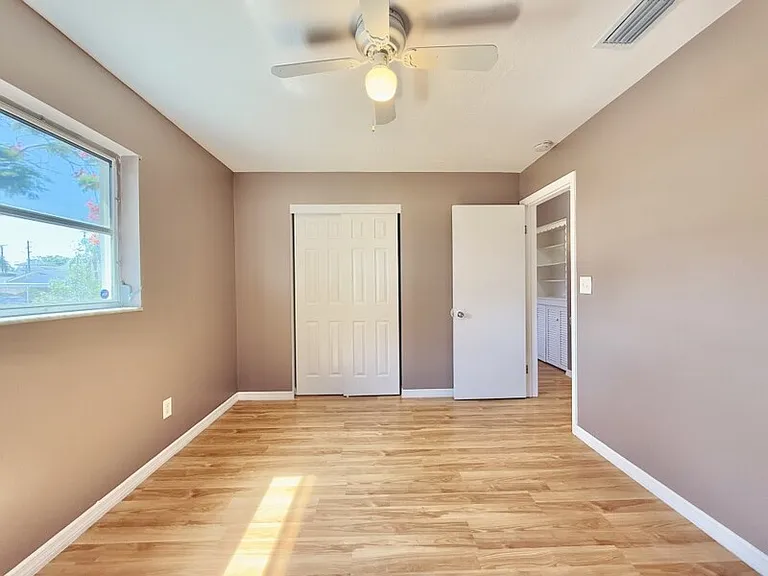 5333 63rd St N — Photo 14