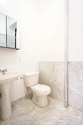 Rented by City Connections Realty | media 19