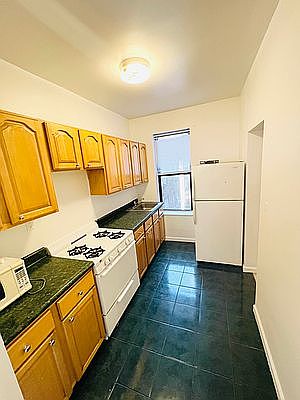 1st image of 24-31 Steinway St #10