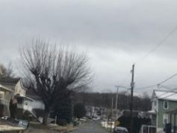Exterior Neighborhood (street photo)