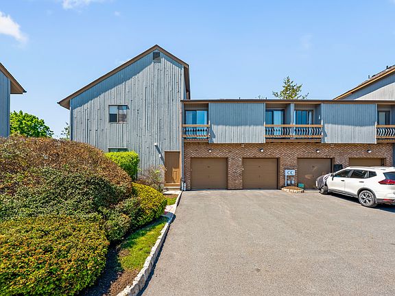 4th image of 30 Chestnut Ct