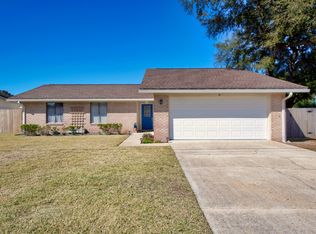 81 8th St, Shalimar, FL 32579