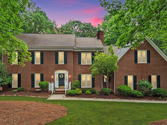 2nd image of 408 Kaywoody Ct