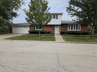 8900 W 93rd St, Hickory Hills, IL