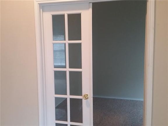 4th image of 226 Williams St