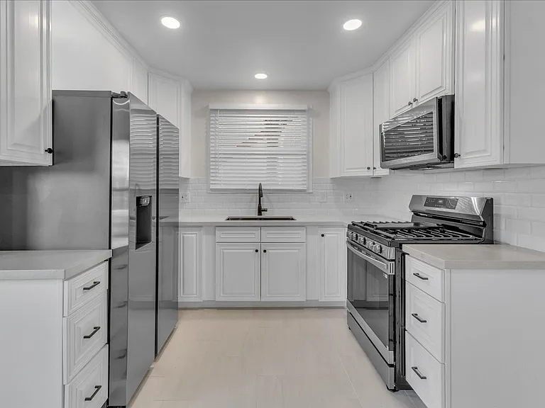 4943 Coldwater Canyon Ave — Photo 15