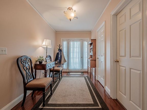 5th image of 32 Macintosh Ln #32