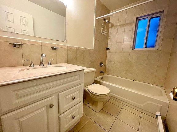 4th image of 134 Parkway N #1