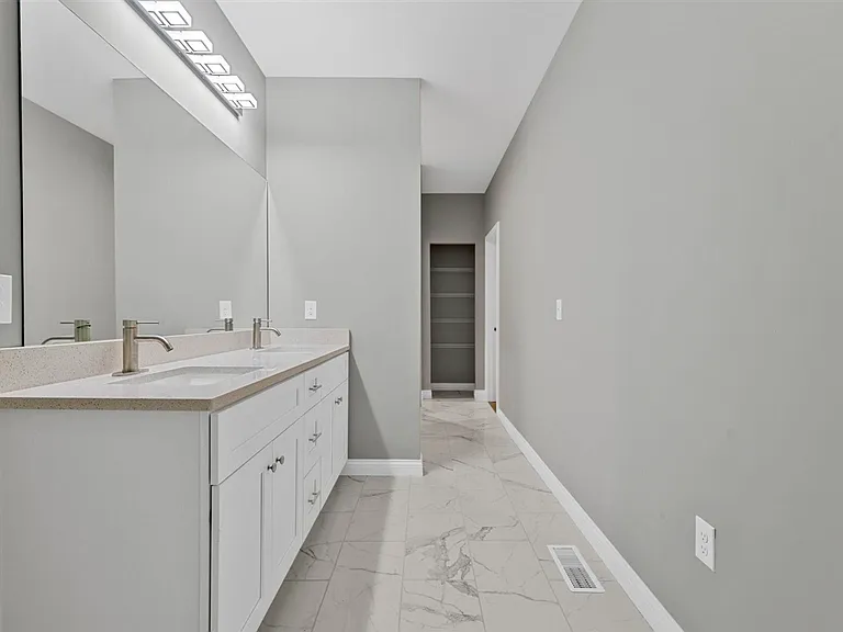 691 Denver Ln — Photo 15