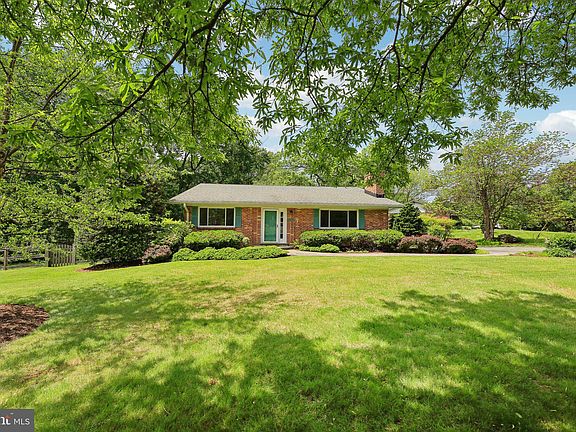 4th image of 3217 Wood Ave