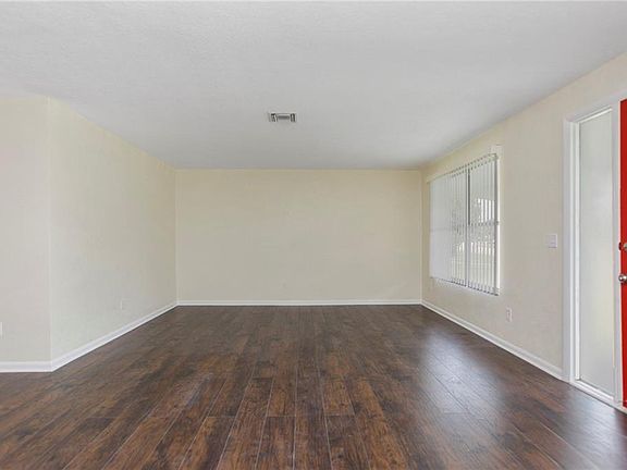 5th image of 679 Hartley Ave