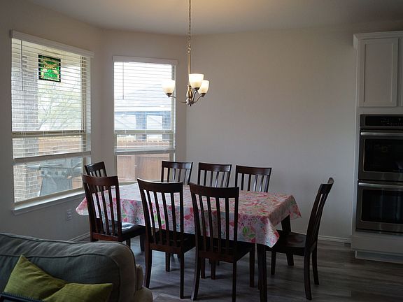 5th image of 5581 Othello Dr