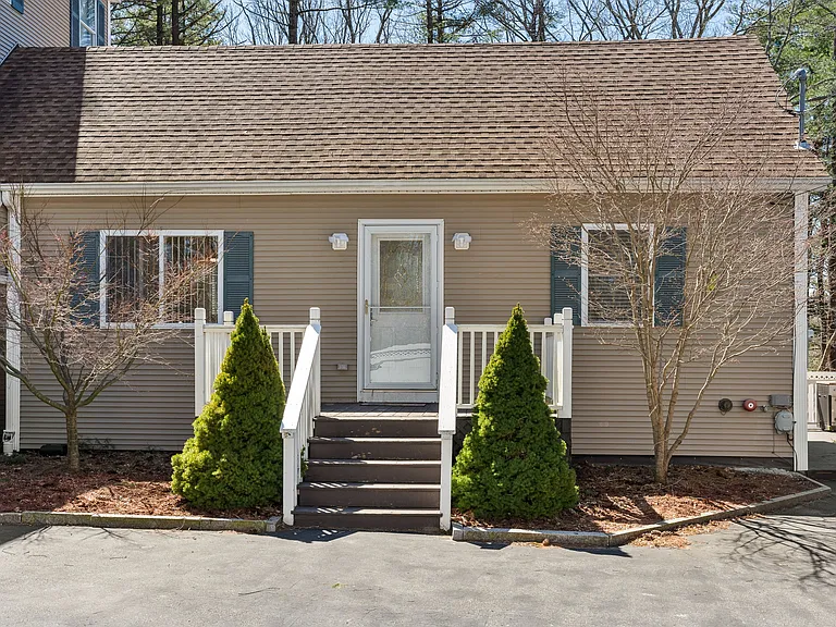 17 Hillside Ave — Photo 54