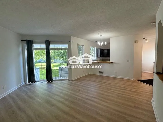 2088 Mainstreet — Photo 5