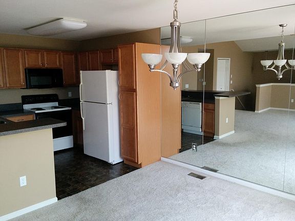 2nd image of 20200 Chesapeake Cir #1