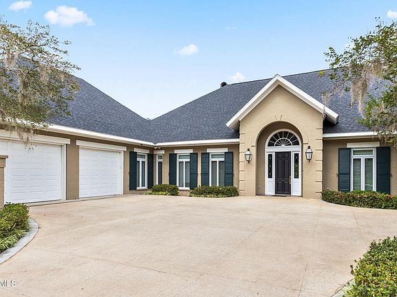 3rd image of 7 Duperier Oaks Dr