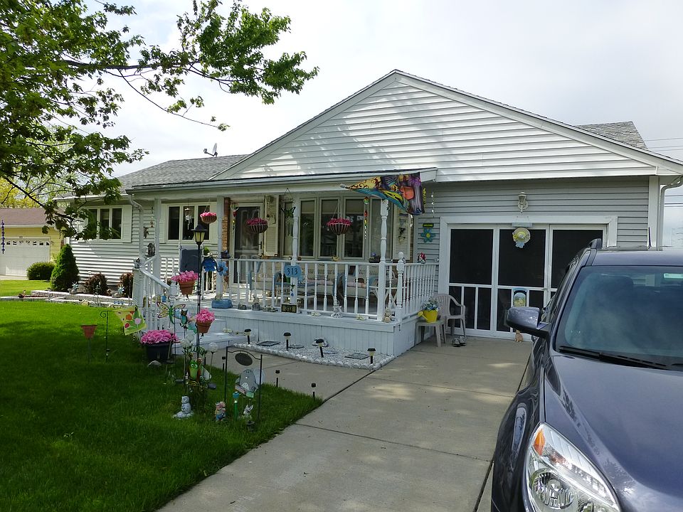 313 Coronation Drive