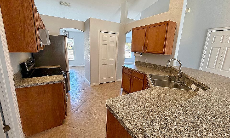 1st image of 1528 Koltenborn Rd