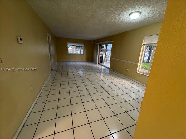 505 NW 177th St APT 103