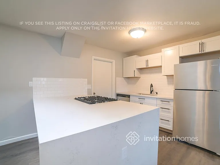 3326 W Larkspur Dr — Photo 4