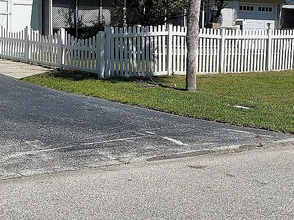 5th image of 9478 Park Lake Dr N