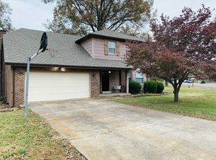 2424 Stonebridge Ln, Bowling Green, KY 42101