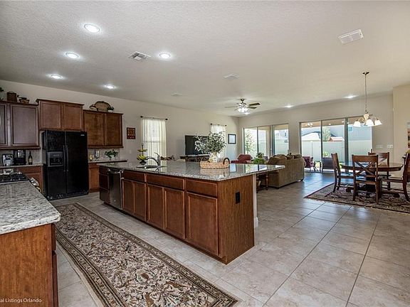 4th image of 15518 Kinnow Mandarin Ln