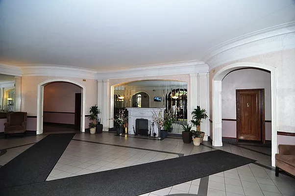 Rented by CENTURY 21 Sunny Gardens Realty, Inc. | media 27