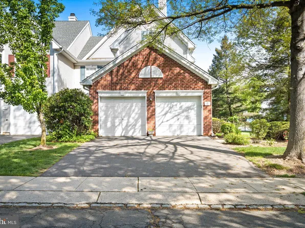 2 Hilton Ct, Pennington, NJ 08534