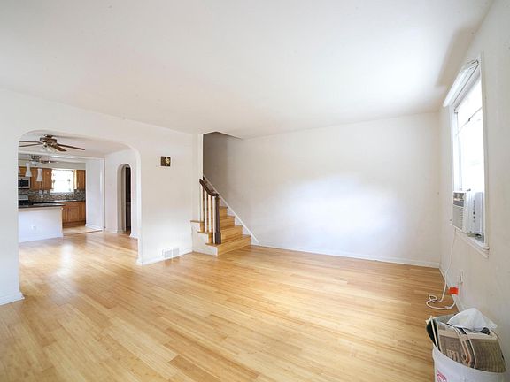 2nd image of 2436 Eldon Ave