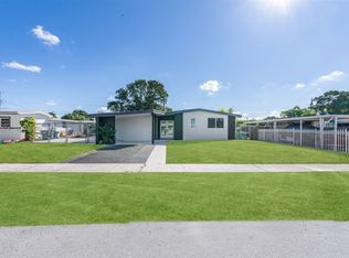 832 NW 171st Ter, Miami Gardens, FL 33169