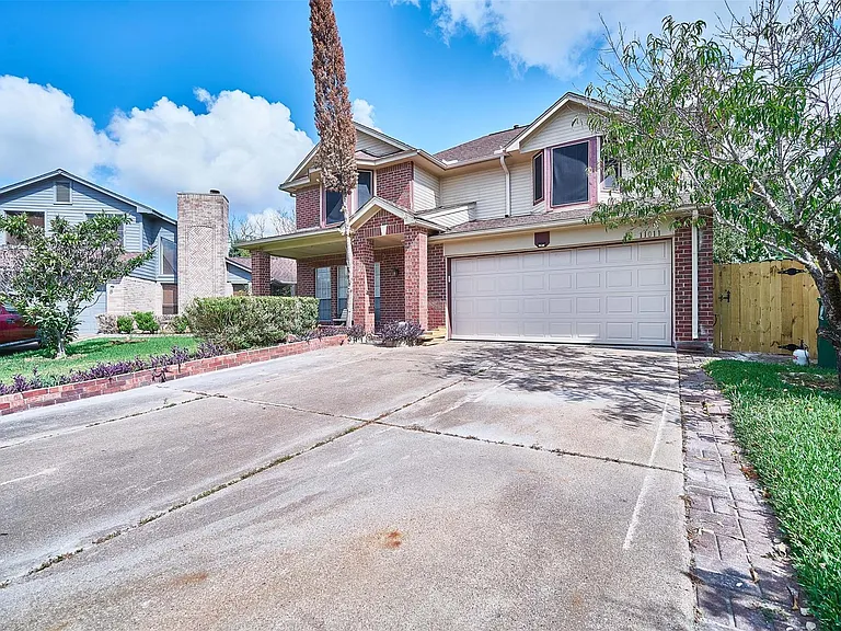 11011 Landsbury Ct — Photo 2