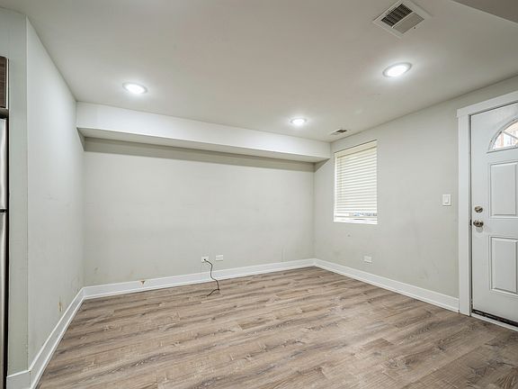 5th image of 2237 S Sacramento Ave #G