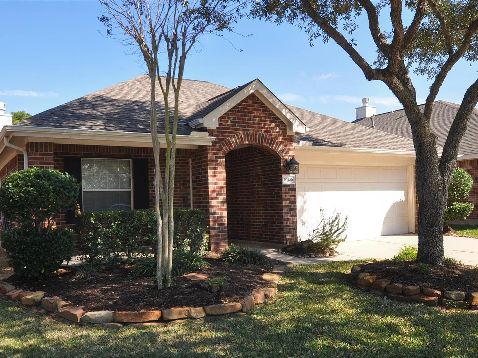 3 bed, 2.0 bath, 1513 sqft, $1,890 — Photo 1