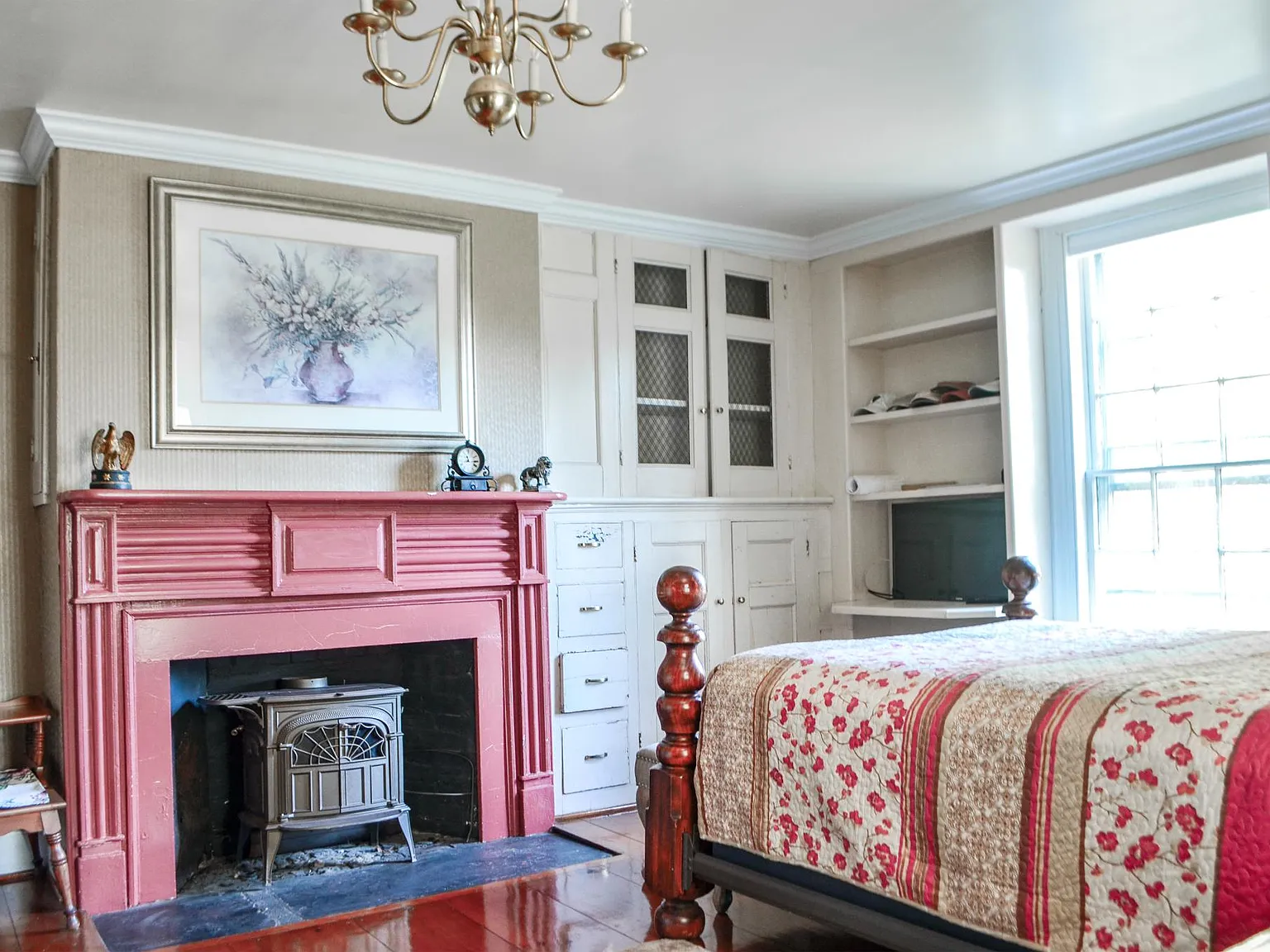 7 bed, 3016 sqft, $7,600 — Photo 1