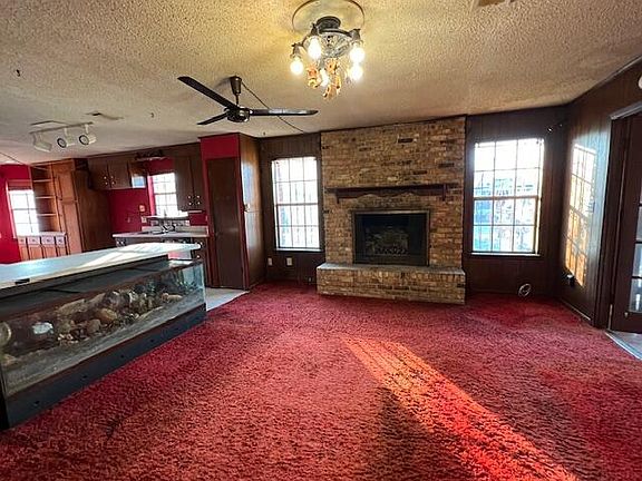 4th image of 3985 Langley Ave