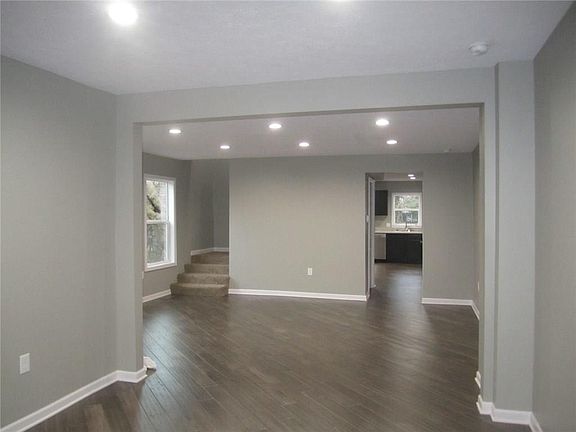 4th image of 1115-1117 W 37th St