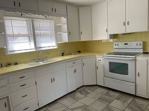 5th image of 40 Circle Dr
