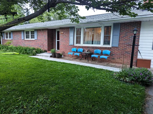 105 Balsam Rd, Hendersonville, NC 28792