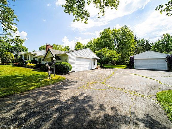 3rd image of 12823 Lynn Dr