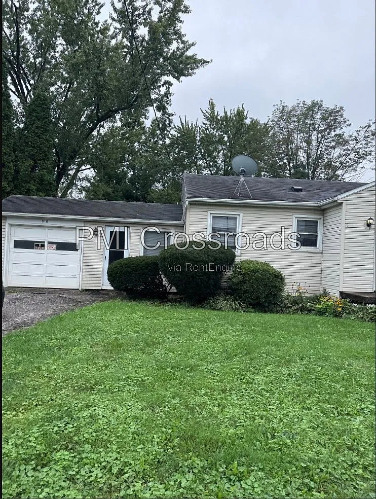 2 bed, 1.0 bath, 972 sqft, $1,145 — Photo 2