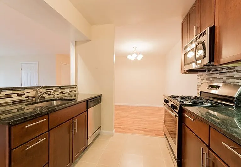 1 Sunrise Dr — Photo 1