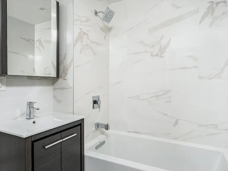 3119 37th Ave #5B — Photo 4