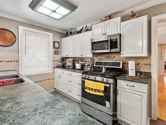 3rd image of 5440 Yonge St