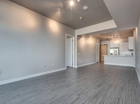 353 Bonneville Ave Unit 403, Las Vegas, NV 89101