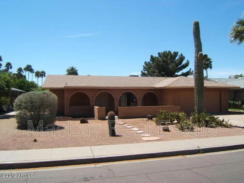 1221 E Watson Dr
